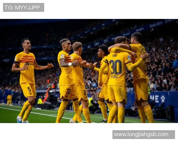 足球明星风采尽显精彩瞬间杂志特辑带你领略绿茵场上的传奇故事